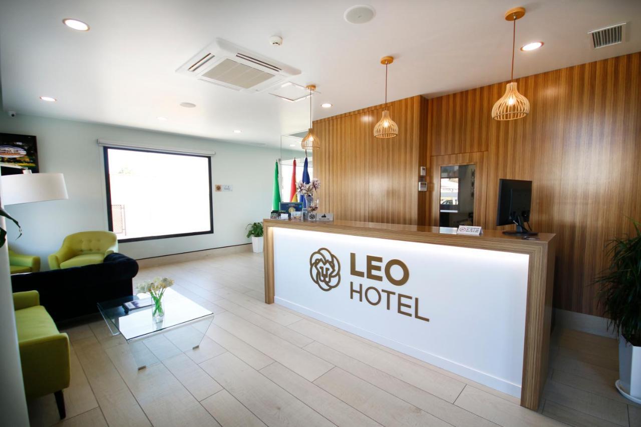 Hotel Leo โมเนสเตริโอ ภายนอก รูปภาพ