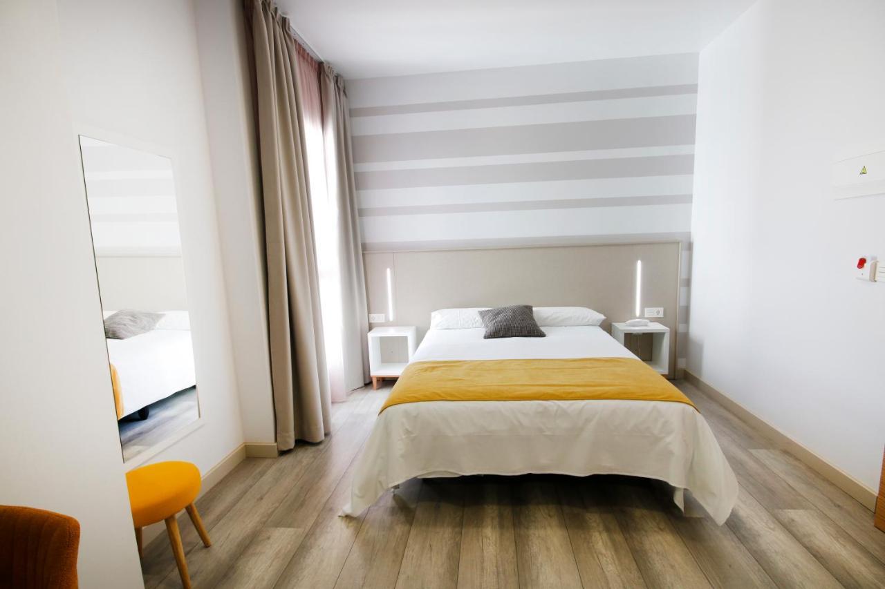 Hotel Leo โมเนสเตริโอ ภายนอก รูปภาพ