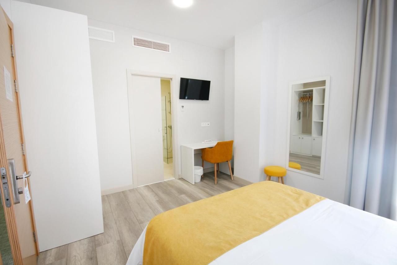 Hotel Leo โมเนสเตริโอ ภายนอก รูปภาพ