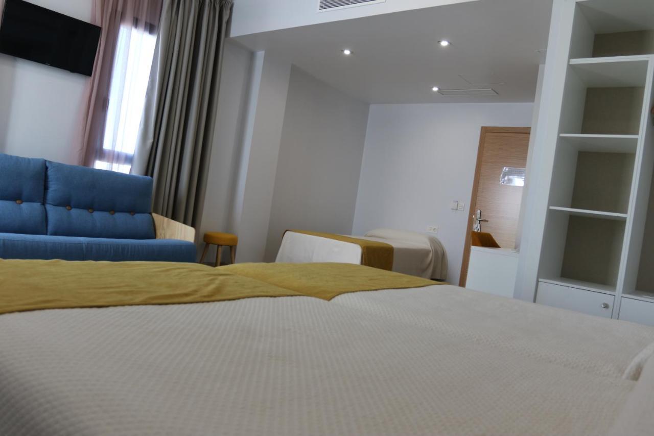 Hotel Leo โมเนสเตริโอ ภายนอก รูปภาพ