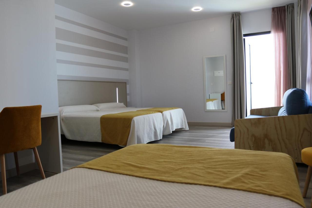 Hotel Leo โมเนสเตริโอ ภายนอก รูปภาพ