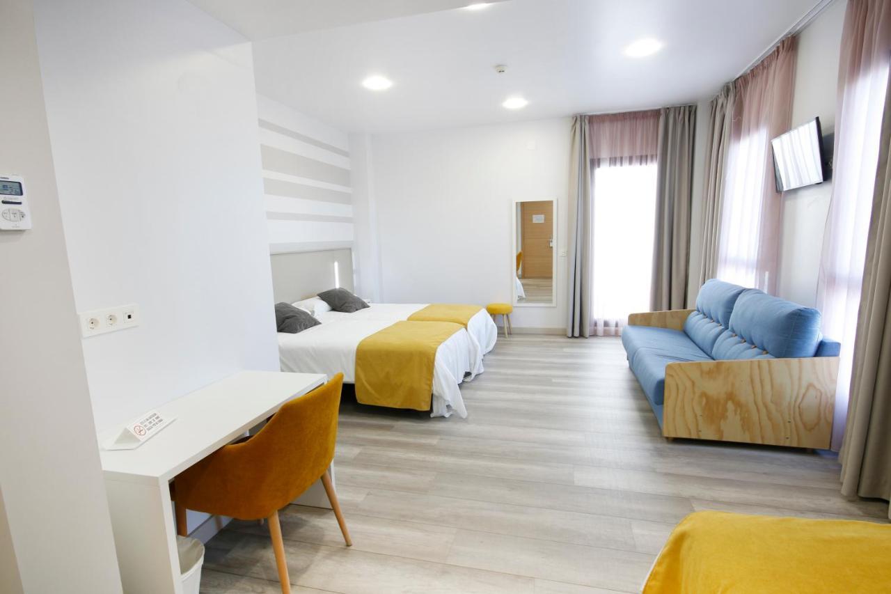 Hotel Leo โมเนสเตริโอ ภายนอก รูปภาพ